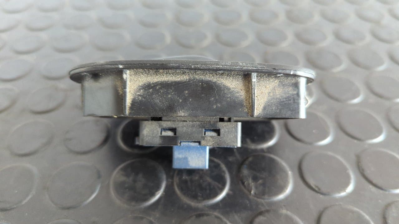Recambio de MANDO ELEVALUNAS DELANTERO DERECHO para FIAT FIORINO 1.3 16V M-Jet CAT 199A2000 referencia OEM IAM B569 - BLANCO 4