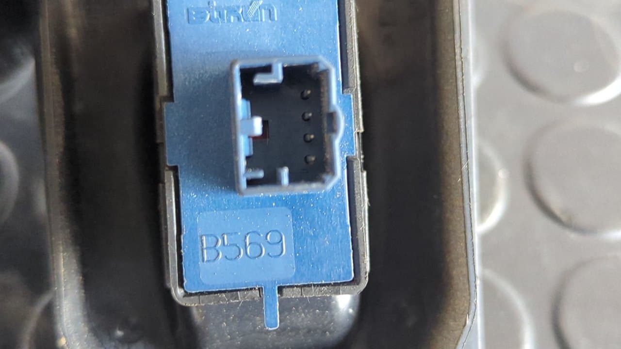 Recambio de MANDO ELEVALUNAS DELANTERO DERECHO para FIAT FIORINO 1.3 16V M-Jet CAT 199A2000 referencia OEM IAM B569 - BLANCO 6