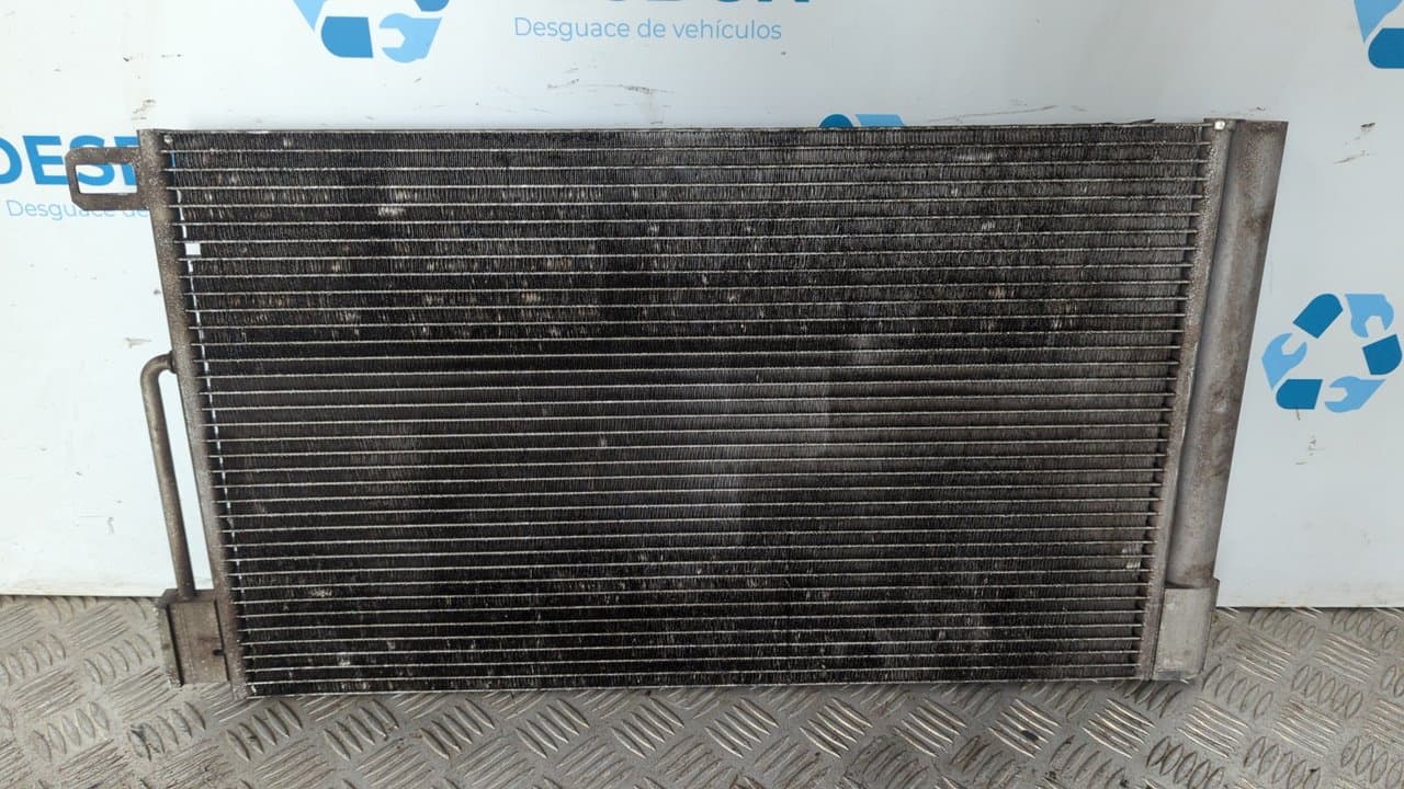 Recambio de CONDENSADOR / RADIADOR  AIRE ACONDICIONADO para FIAT FIORINO 1.3 16V M-Jet CAT 199A2000 referencia OEM IAM 55700406 - BLANCO