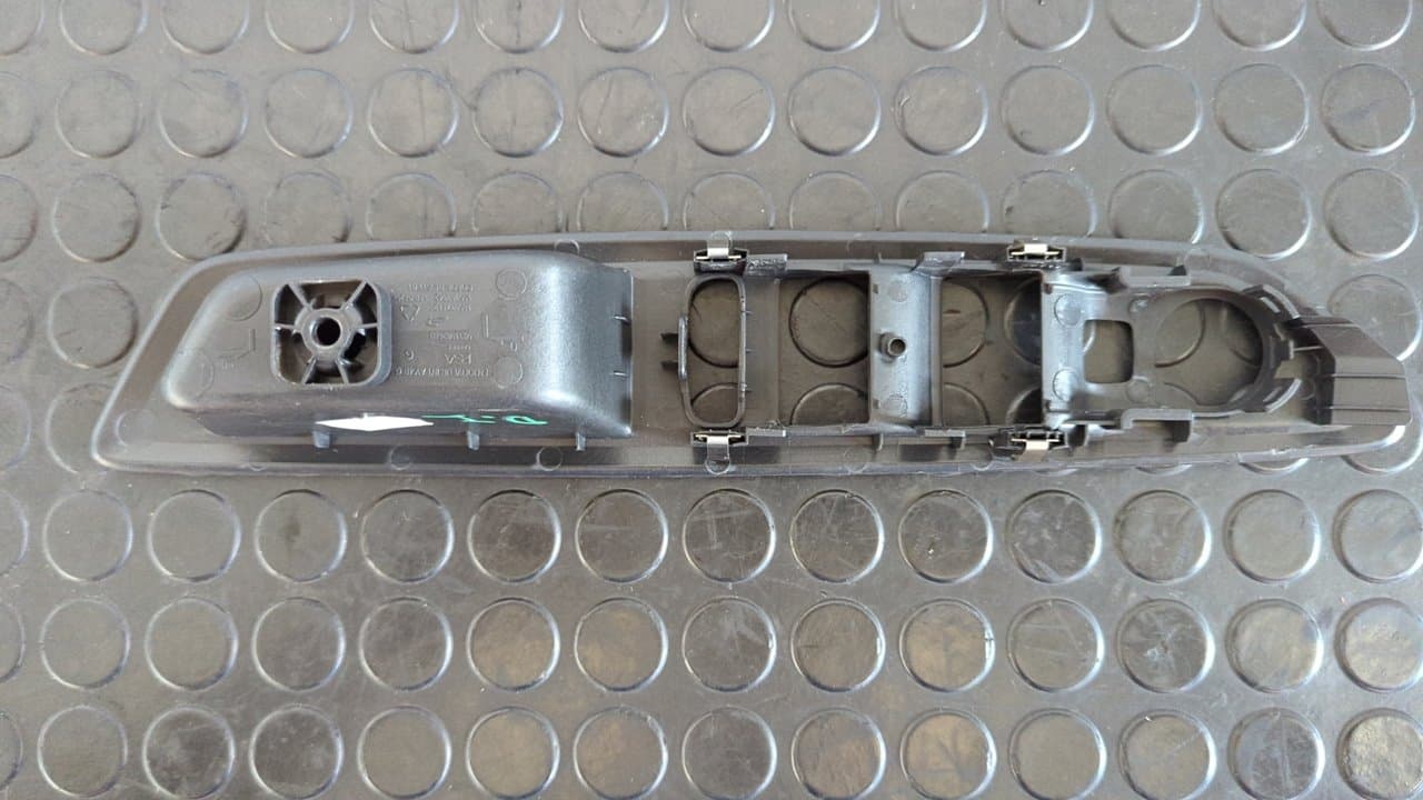 Recambio de MOLDURA para CITROEN E-C4 100KW SHINE ZK01 referencia OEM IAM 9831082880 - AZUL 2
