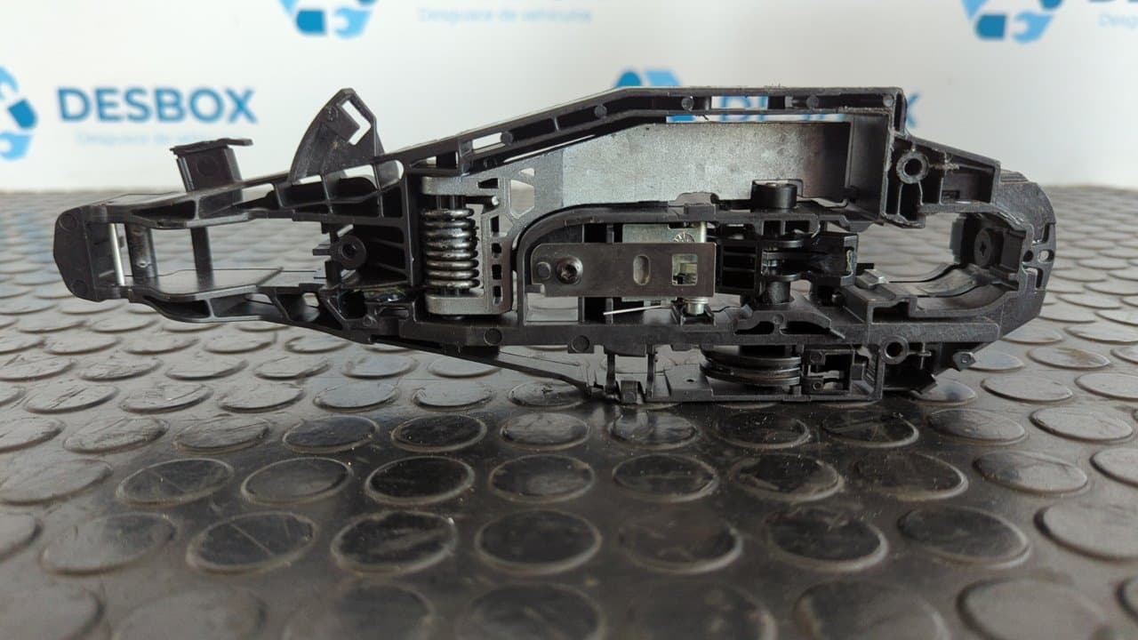 Recambio de SOPORTE MANETA DELANTERA IZQUIERDA para CITROEN E-C4 100KW SHINE ZK01 referencia OEM IAM 9686433780 - AZUL 2