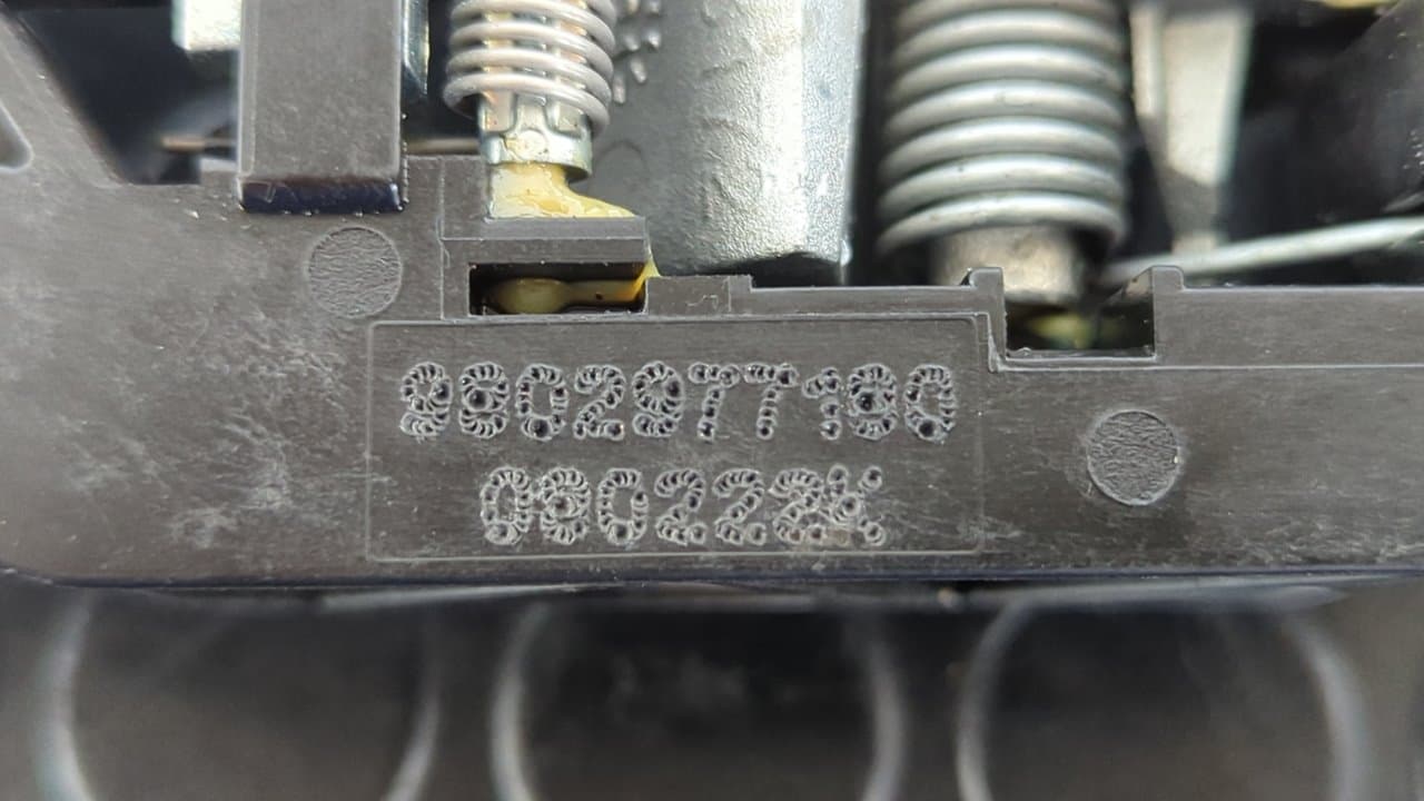 Recambio de SOPORTE MANETA DELANTERA DERECHA para CITROEN E-C4 100KW SHINE ZK01 referencia OEM IAM 9802977180 - AZUL 4
