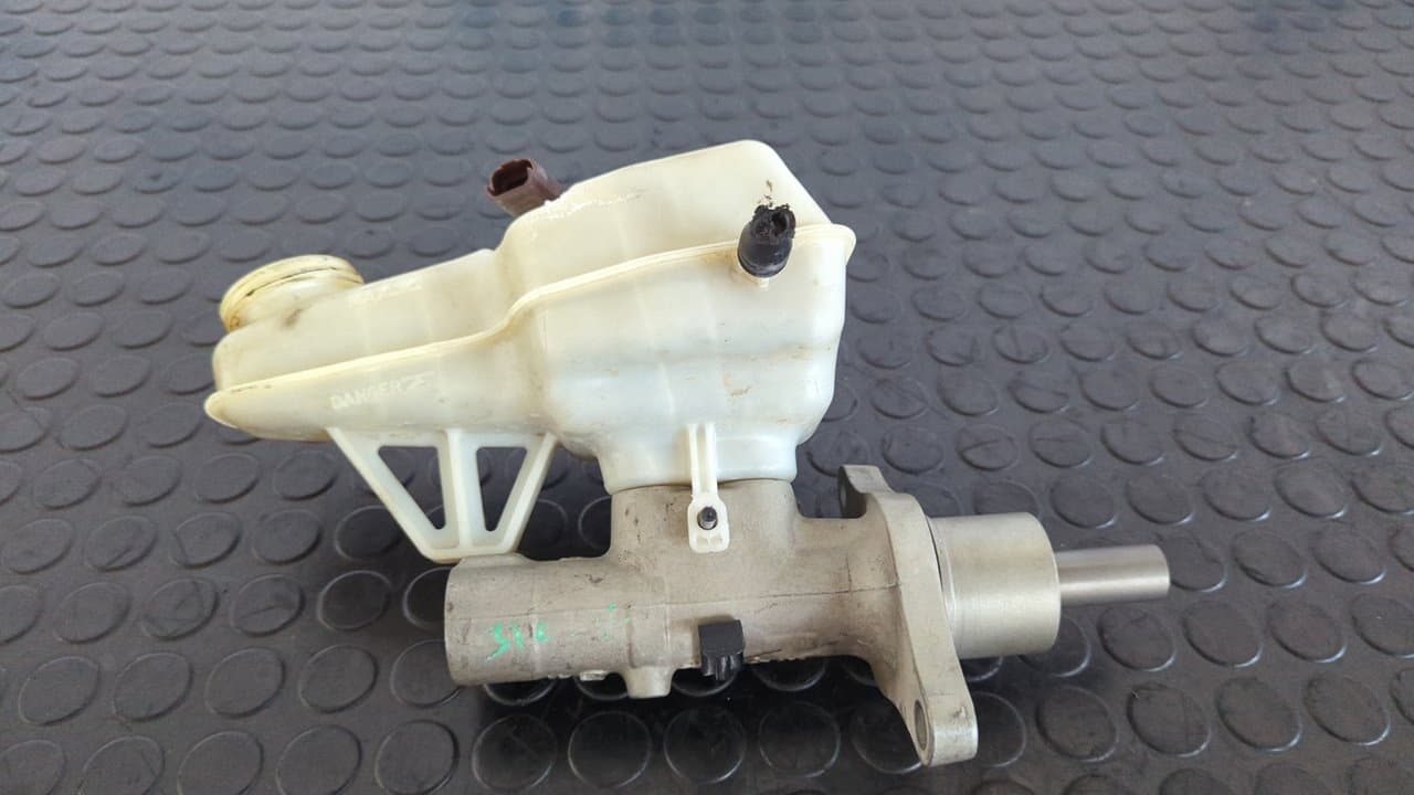 Recambio de BOMBA FRENO para FIAT SCUDO FURGÓN (272) 10 Business  L1H1 90 Multijet 9HU referencia OEM IAM  1498225080 - BLANCO 3