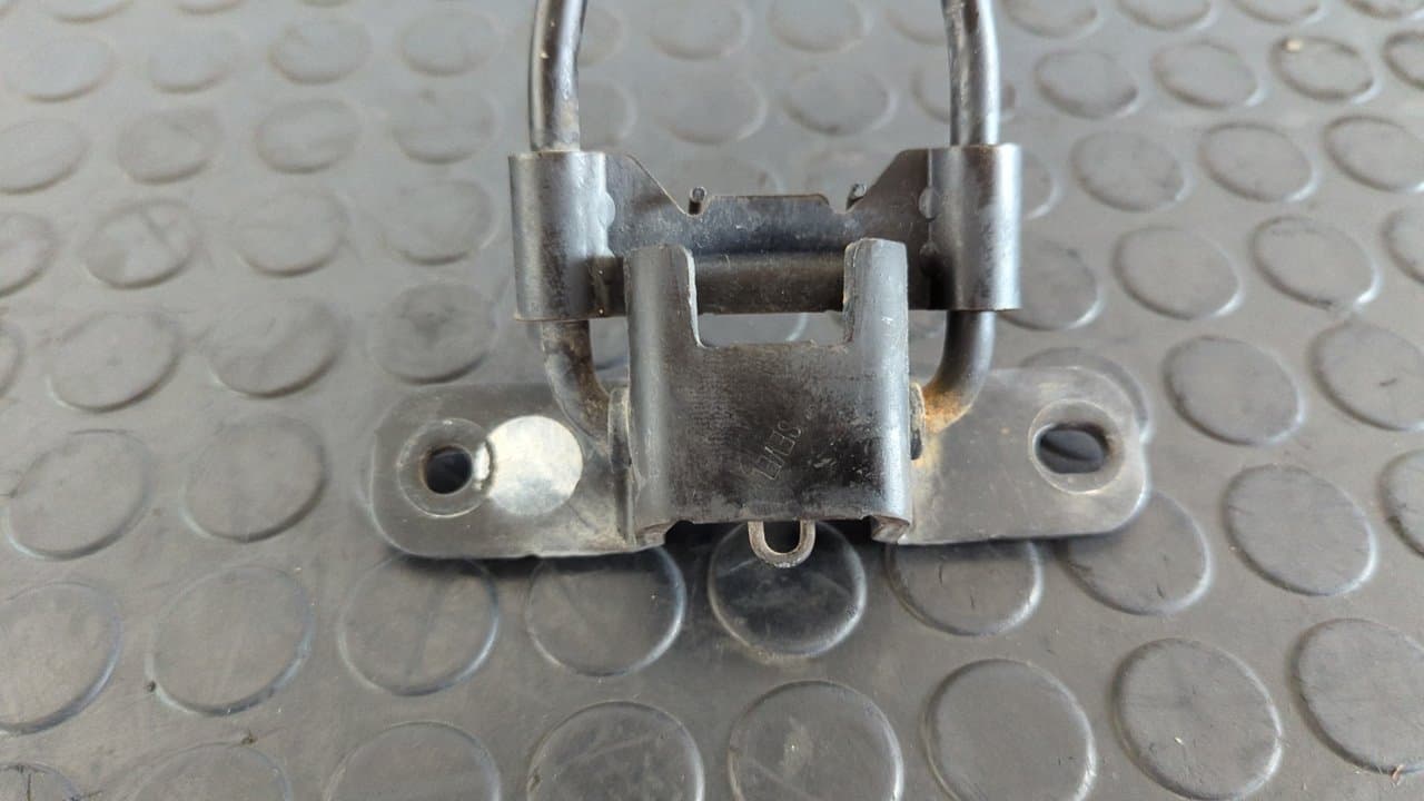 Recambio de RETENEDOR PUERTA IZQUIERDA  para FIAT SCUDO FURGÓN (272) 10 Business  L1H1 90 Multijet 9HU referencia OEM IAM 149803700R - BLANCO 2