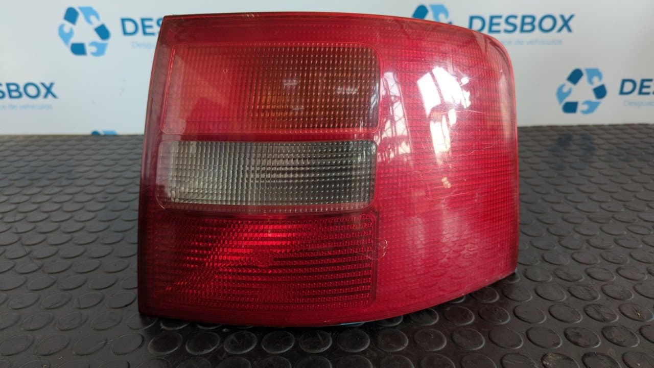 Recambio de PILOTO TRASERO DERECHO para AUDI A6 AVANT (4B5) 2.5 TDI AFB referencia OEM IAM 154461908RB - AZUL