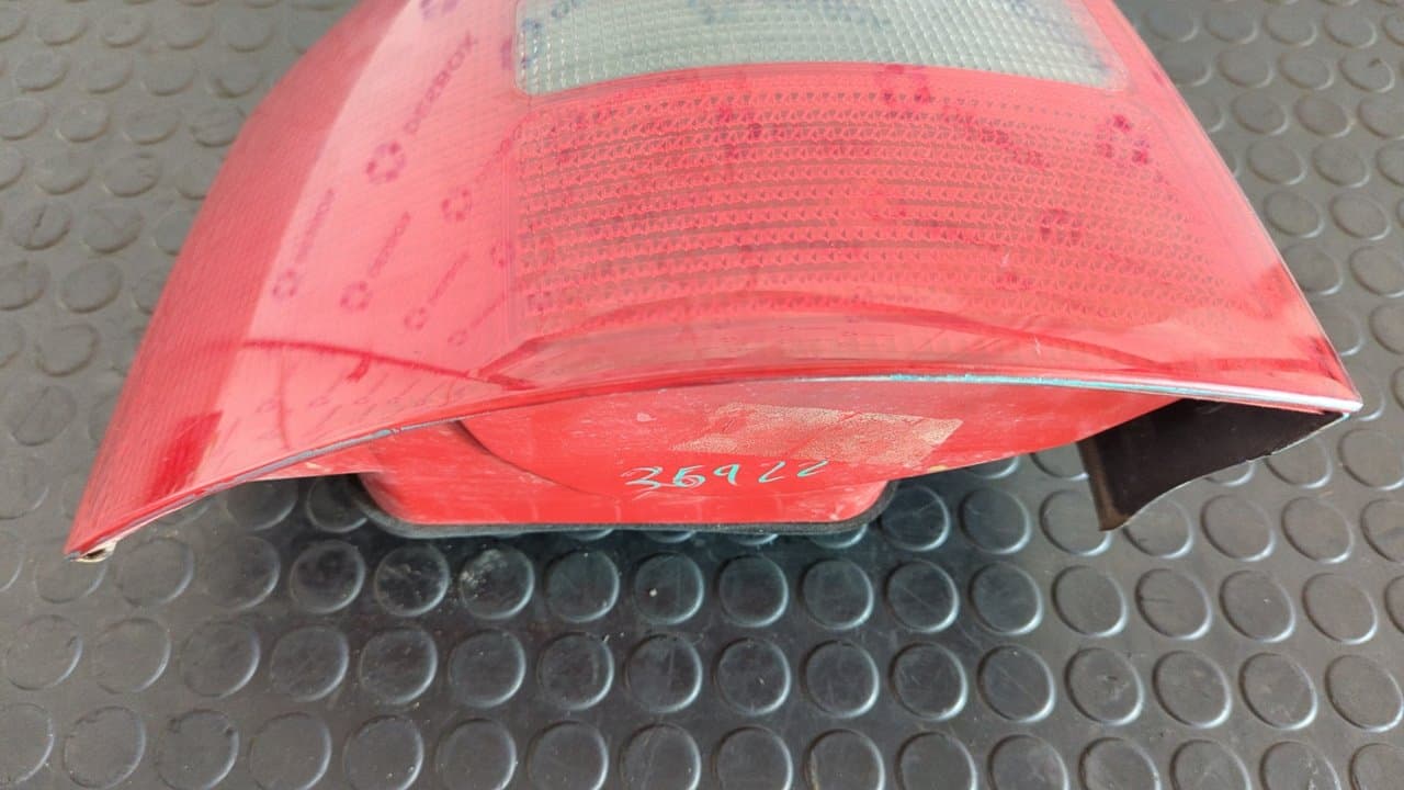 Recambio de PILOTO TRASERO IZQUIERDO para AUDI A6 AVANT (4B5) 2.5 TDI AFB - AZUL 5