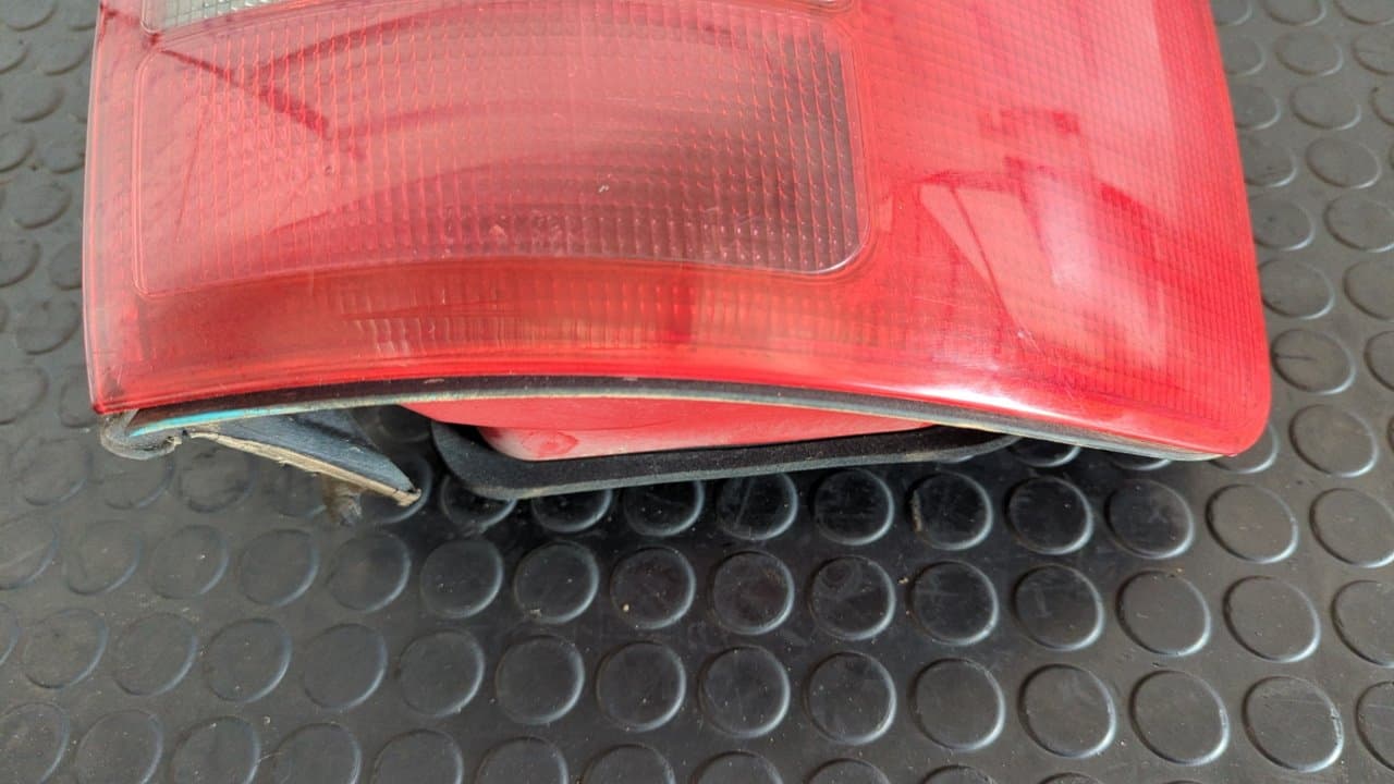 Recambio de PILOTO TRASERO IZQUIERDO para AUDI A6 AVANT (4B5) 2.5 TDI AFB - AZUL 2