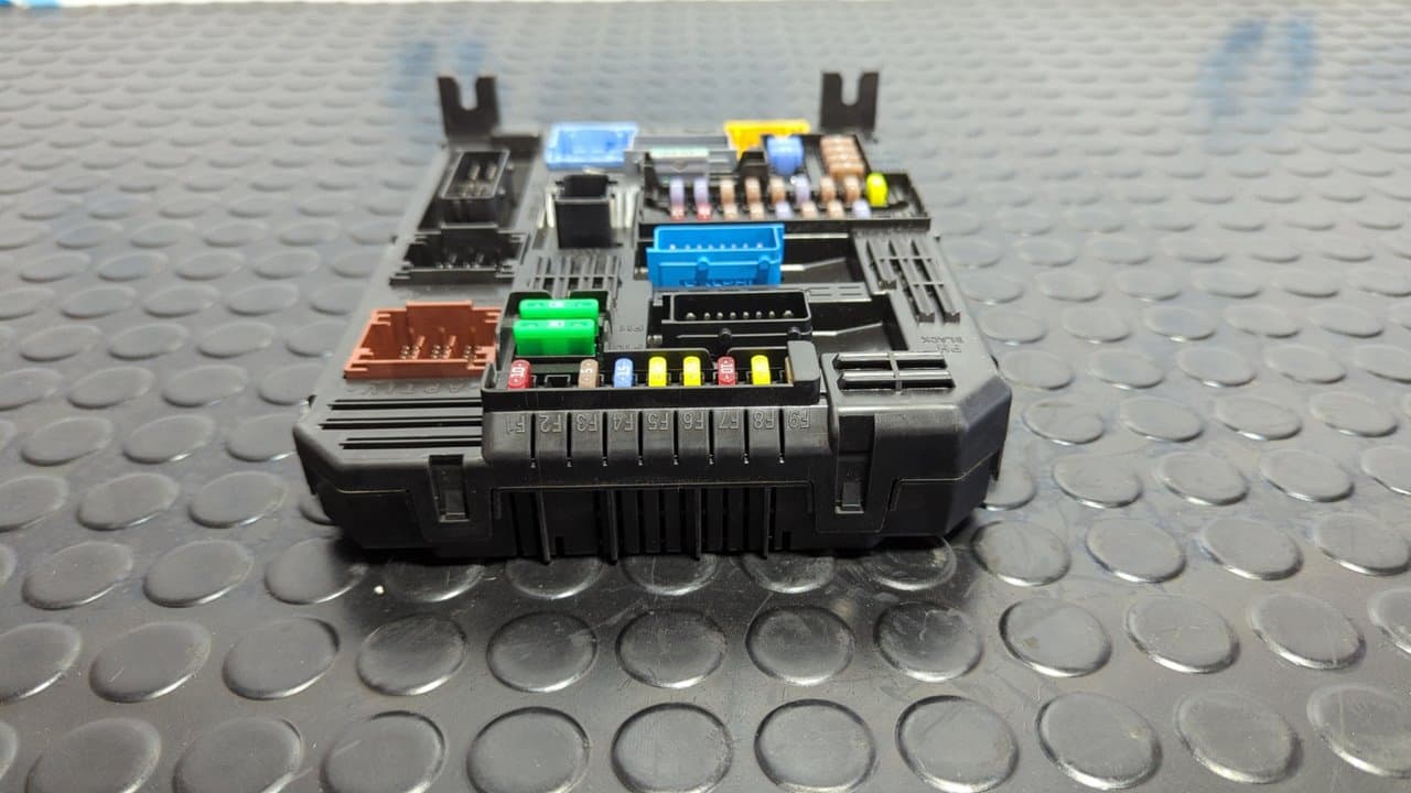 Recambio de CENTRALITA BSI para CITROEN E-C4 ZK01 referencia OEM IAM 9832881080 - AZUL 10
