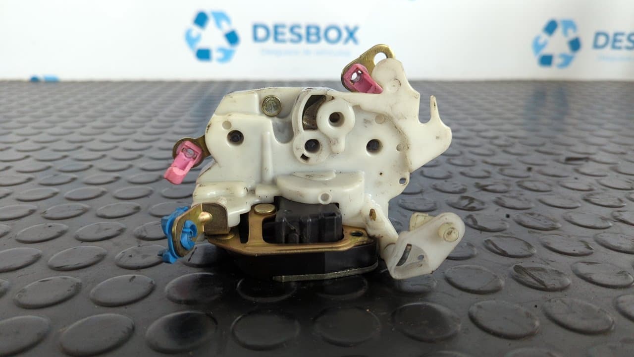 Recambio de CERRADURA PUERTA DELANTERA DERECHA para NISSAN CABSTAR 3.0 TURBO BD30TI referencia OEM IAM  0712 - BLANCO