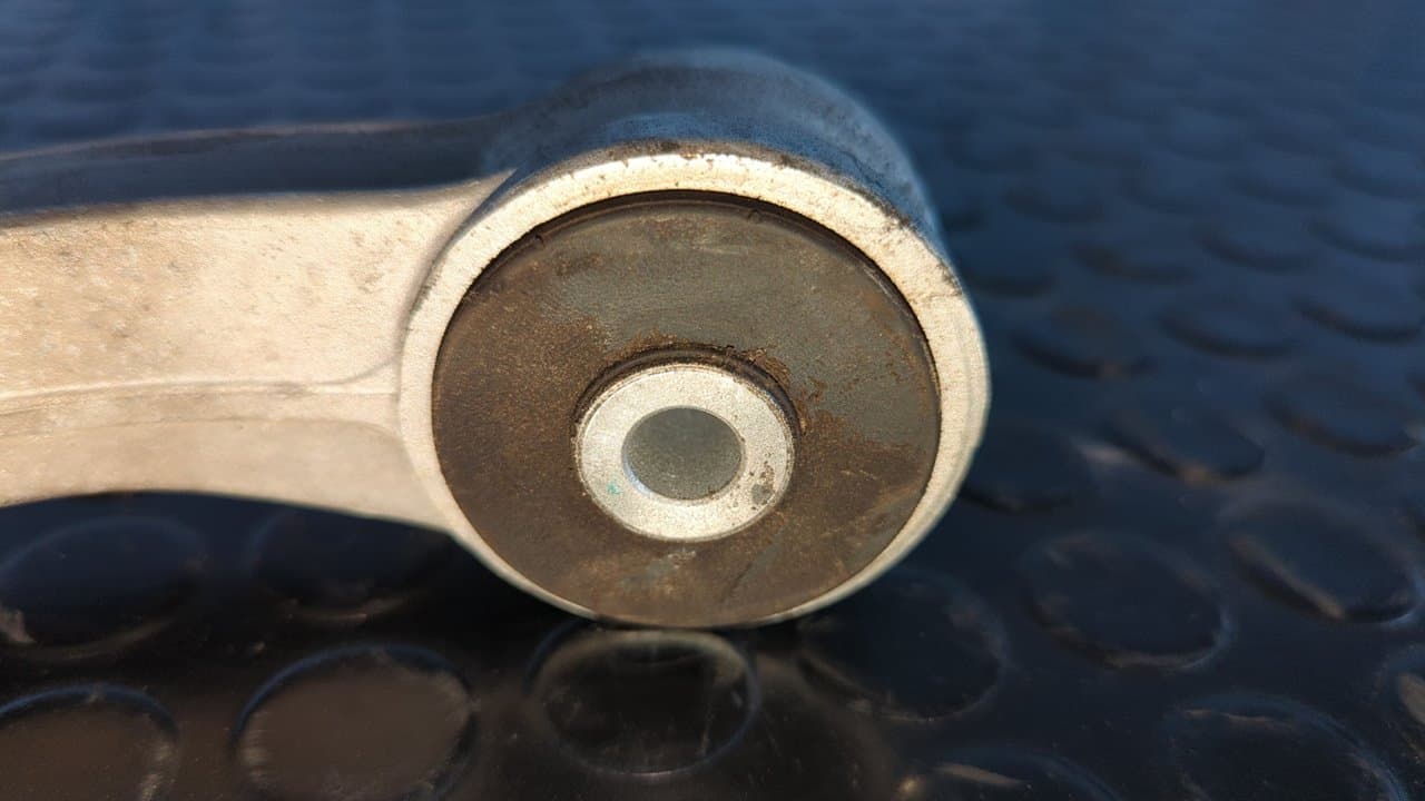 Recambio de BRAZO IZQUIERDO SUPERIOR DELANTERO para VOLKSWAGEN TOUAREG (7LA) BAC - NEGRO 5