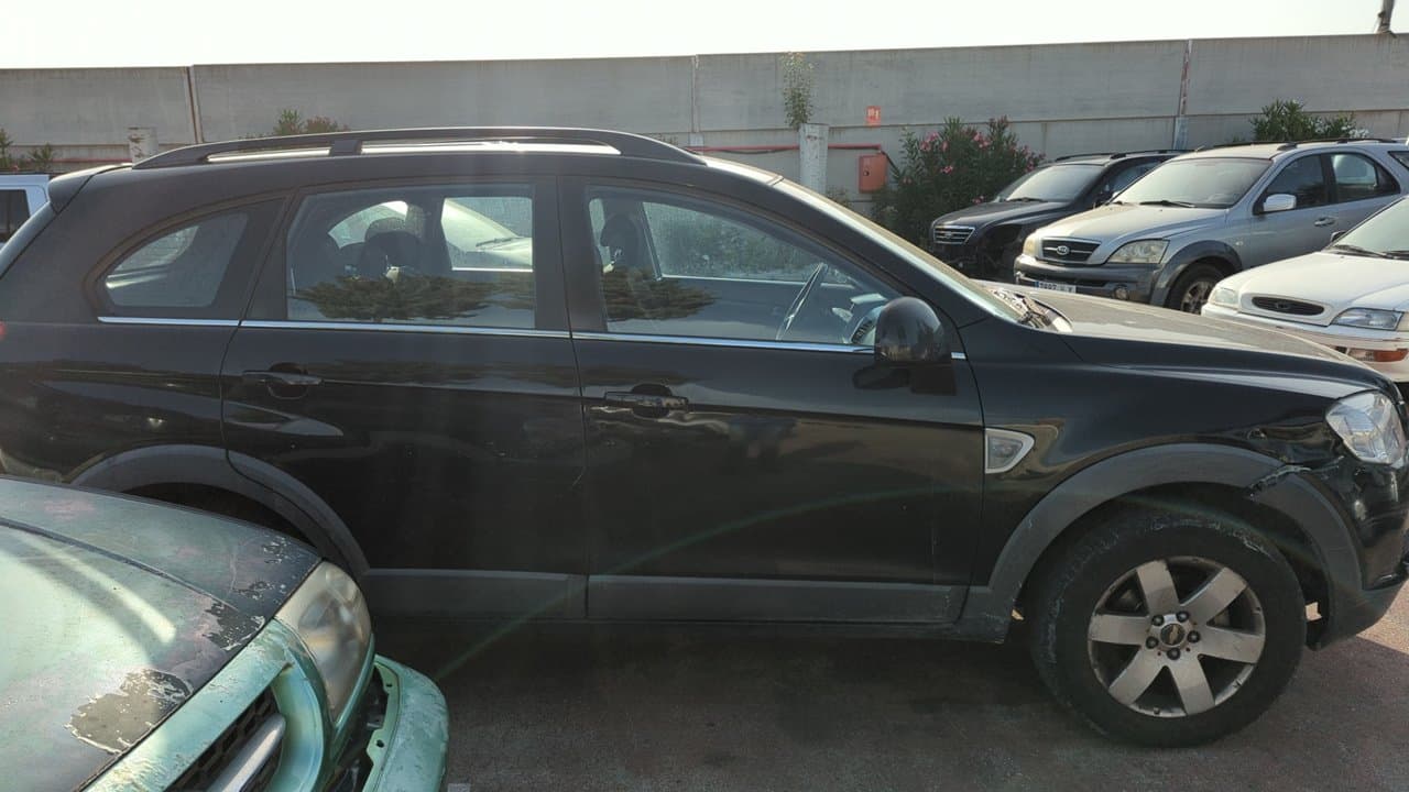 Recambio de ALERON TRASERO para CHEVROLET CAPTIVA 2.0 VCDI LT Z20S - NEGRO 8
