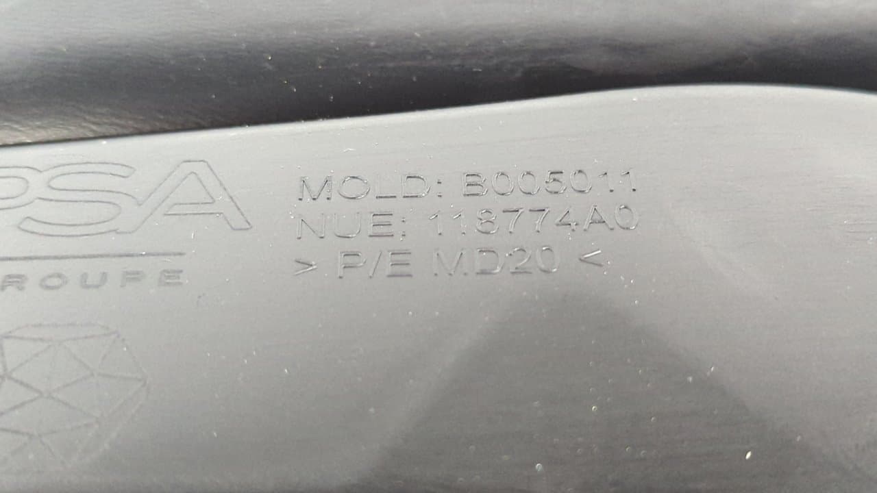 Recambio de APOYABRAZOS CENTRAL para CITROEN E-C4 ZK01 referencia OEM IAM B005011 - AZUL 10