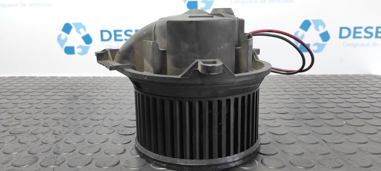 Recambio de MOTOR CALEFACCION para MERCEDES-BENZ SPRINTER 02.00 -> COMBI 213  CDI   (902.671-672) 611981 referencia OEM IAM  663329W - BLANCO 2