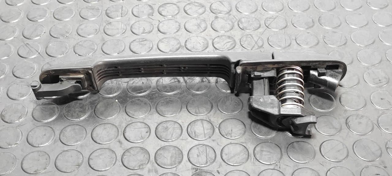 Recambio de MANETA DELANTERA IZQUIERDA para MERCEDES-BENZ SPRINTER 02.00 -> COMBI 213  CDI   (902.671-672) 611981 - BLANCO 4
