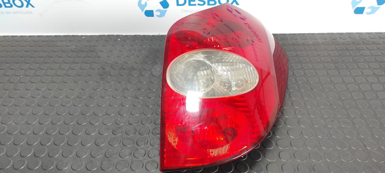 Recambio de PILOTO TRASERO DERECHO para RENAULT LAGUNA II GRANDTOUR (KG0) Dynamique F9Q750 referencia OEM IAM  8000002472 - GRIS