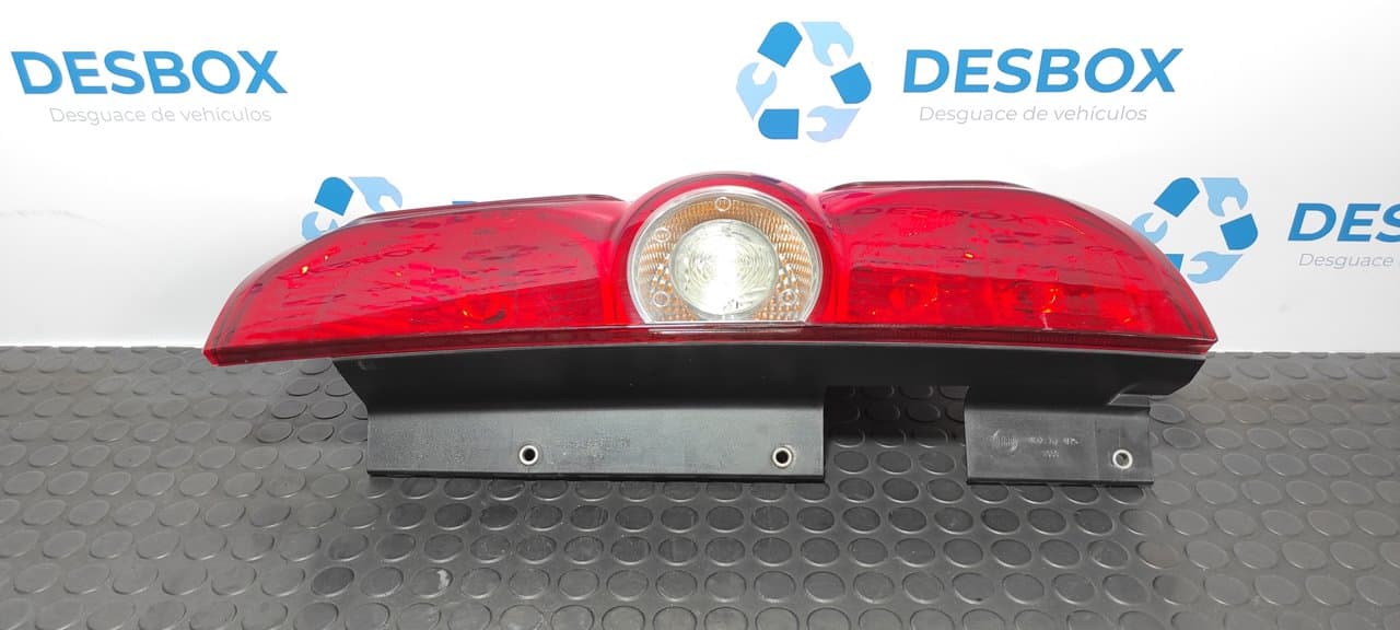 Recambio de PILOTO TRASERO DERECHO para FIAT DOBLO CARGO Basis Kasten 199A3000 referencia OEM IAM  00518106730 - BLANCO 2