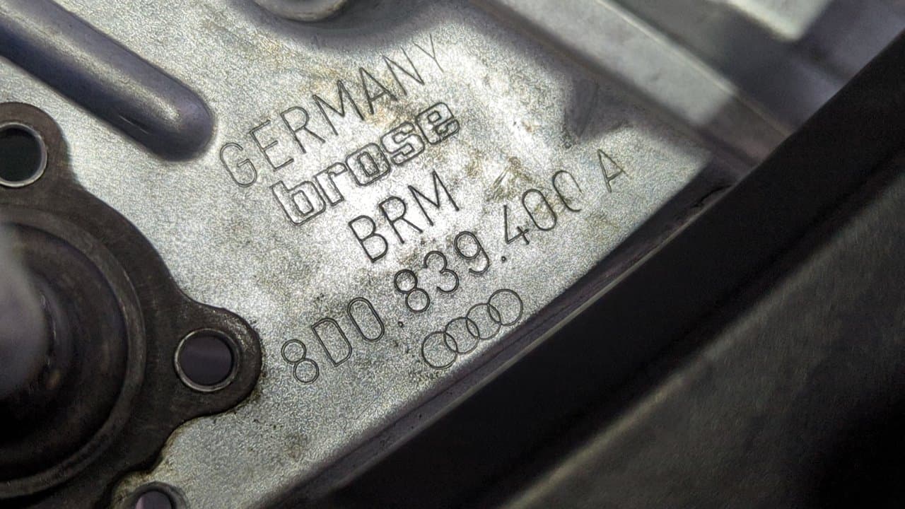 Recambio de ELEVALUNAS TRASERO DERECHO para AUDI A4 BERLINA (B5) AKN referencia OEM IAM 8D0839400A - GRIS 4