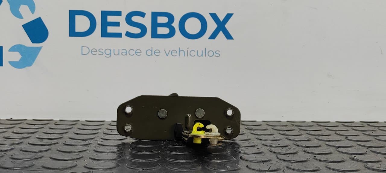 Recambio de CERRADURA MALETERO / PORTON para NISSAN TRADE 2.0  LD20 - BLANCO