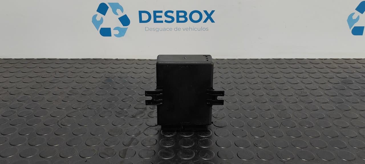 Recambio de CENTRALITA CIERRE para MERCEDES-BENZ SPRINTER 02.00 -> COMBI 213  CDI   (902.671-672) 611981 referencia OEM IAM  A0004461019 - BLANCO 5