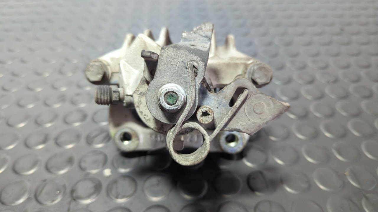 Recambio de PINZA DE FRENO TRASERA DERECHA para AUDI TT (8N3/8N9) 1.8 T Coupe (132kW) AJQ referencia OEM IAM 608/7 - GRIS 5