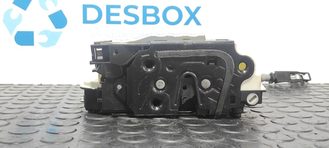 Recambio de CERRADURA PUERTA TRASERA IZQUIERDA para VOLKSWAGEN POLO BERLINA (6N1) Air APQ referencia OEM IAM  5K4839015 - BLANCO 2