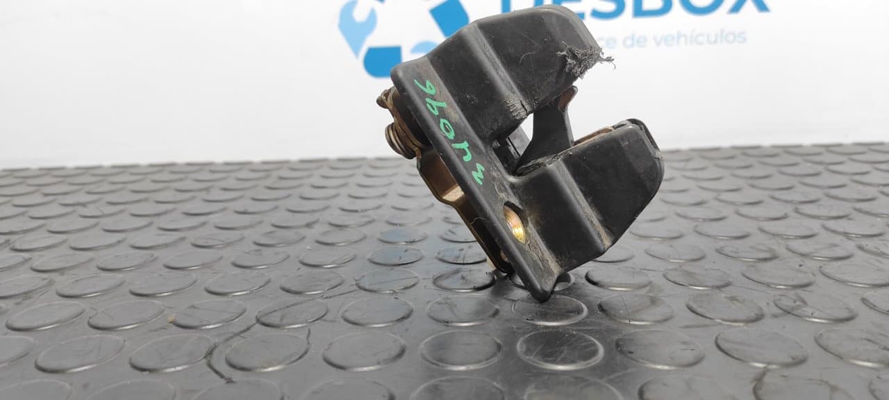 Recambio de CERRADURA MALETERO / PORTON para VOLKSWAGEN T4 TRANSPORTER/FURGONETA (MOD. 1991) 1.9 Diesel (1X) 1X referencia OEM IAM 701827162 - ROJO 2