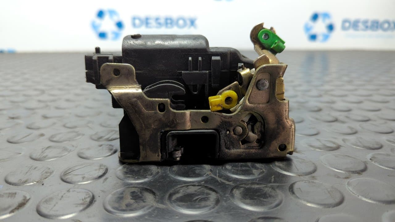 Recambio de CERRADURA PUERTA DELANTERA DERECHA para NISSAN INTERSTAR MOD. 04 (X70) 2.5 dCi Diesel CAT G9UA7 referencia OEM IAM 37X56 - BLANCO