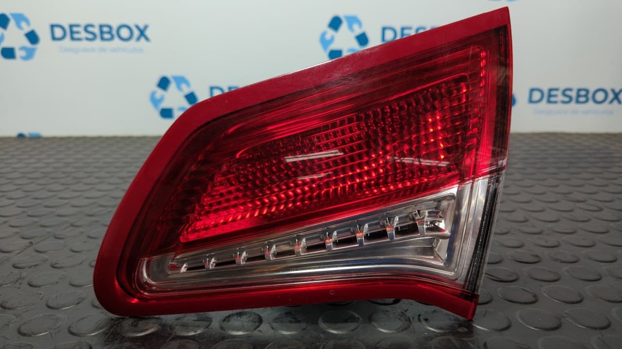 Recambio de PILOTO PORTON DERECHO para CITROEN C4 LIM. Sport 8F01 referencia OEM IAM 967215548001 - BLANCO