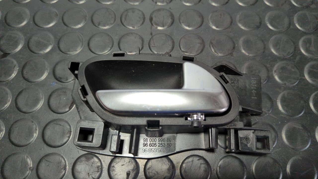 Recambio de MANETA INTERIOR TRASERA DERECHA para CITROEN C4 LIM. Sport 8F01 referencia OEM IAM 9800099680 - BLANCO