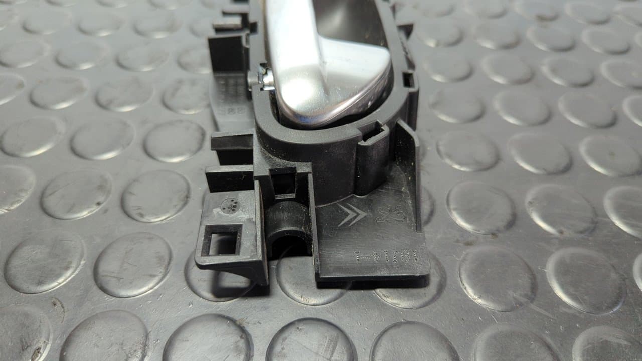 Recambio de MANETA INTERIOR TRASERA DERECHA para CITROEN C4 LIM. Sport 8F01 referencia OEM IAM 9800099680 - BLANCO 2