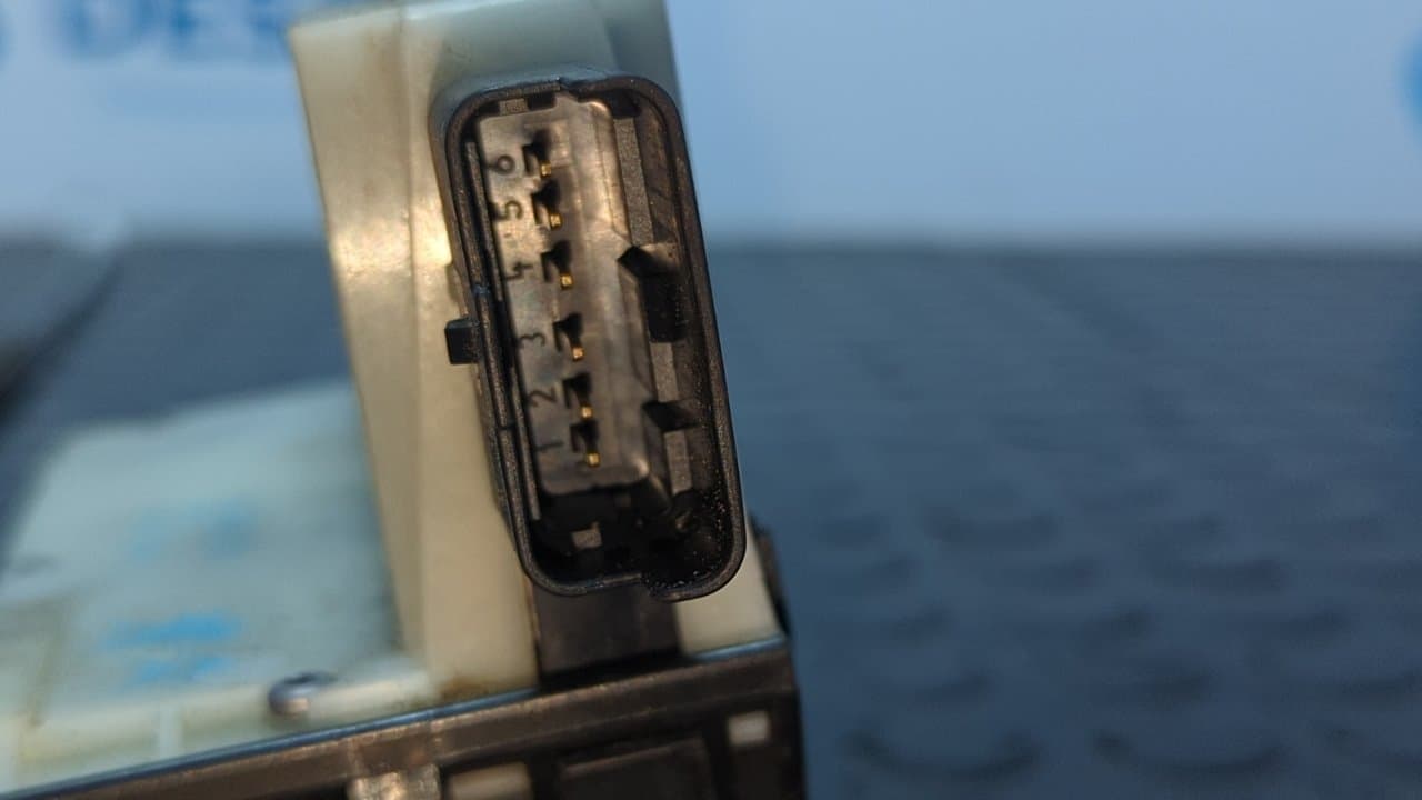 Recambio de CERRADURA PUERTA TRASERA DERECHA para CITROEN C4 LIM. Sport 8F01 referencia OEM IAM 45027185 - BLANCO 6