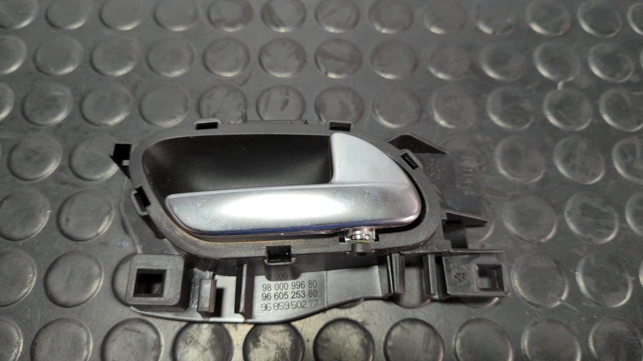 Recambio de MANETA INTERIOR DELANTERA DERECHA para CITROEN C4 LIM. Sport 8F01 referencia OEM IAM 9685950277 - BLANCO