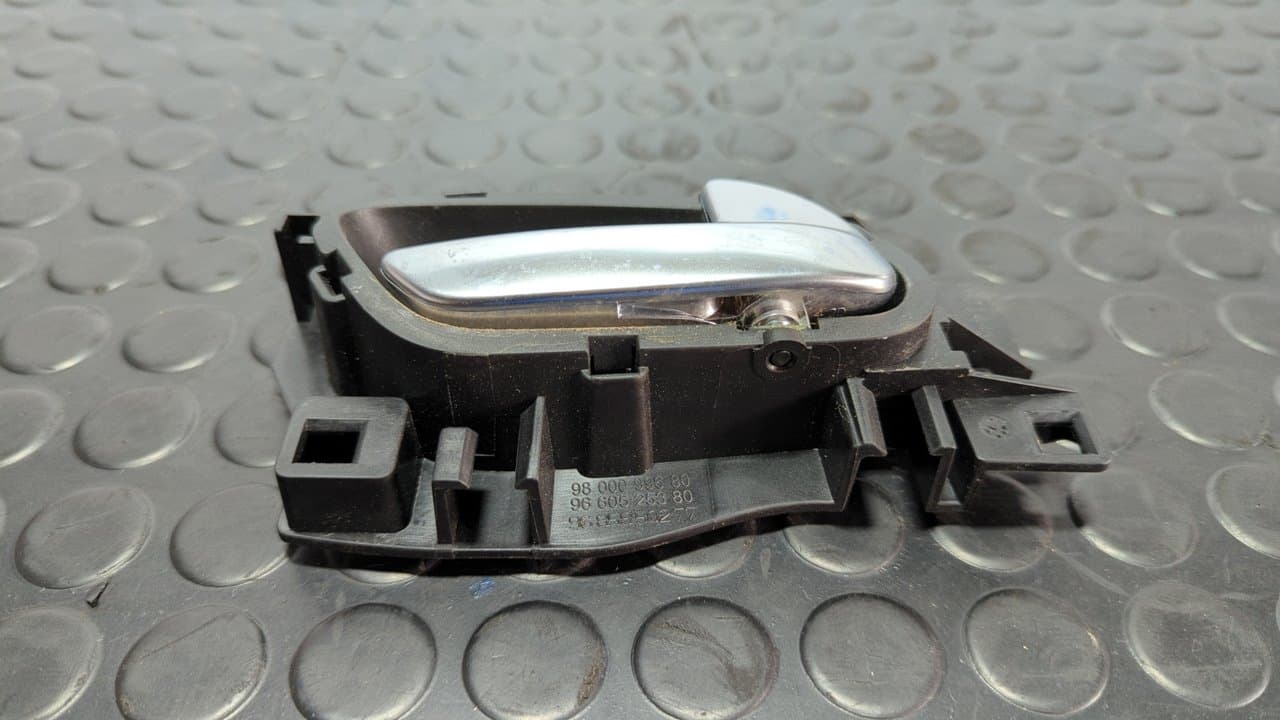 Recambio de MANETA INTERIOR DELANTERA DERECHA para CITROEN C4 LIM. Sport 8F01 referencia OEM IAM 9685950277 - BLANCO 6