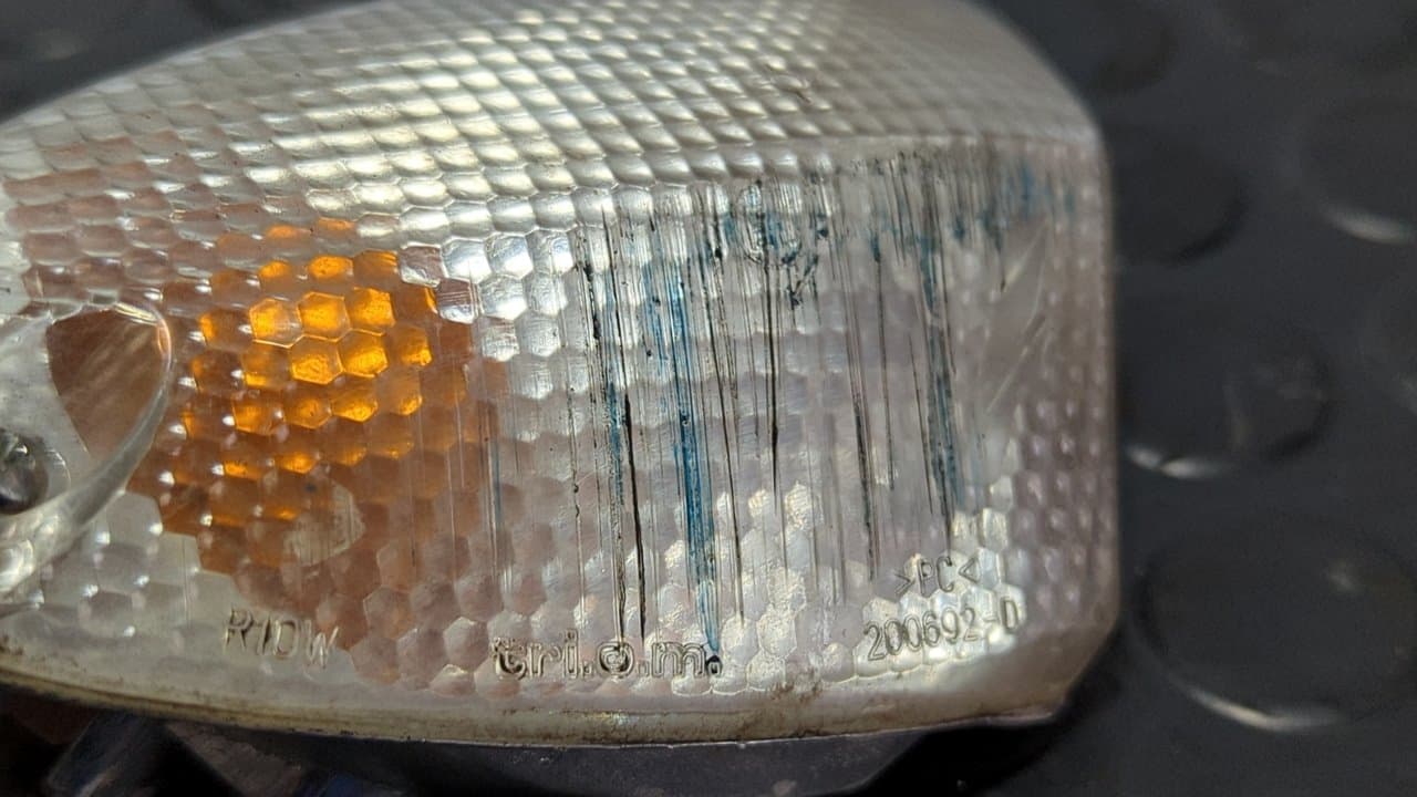 Recambio de PILOTO DELANTERO DERECHO para PIAGGIO (VESPA) XEVO XEvo 125 referencia OEM IAM 338808D - NEGRO 2