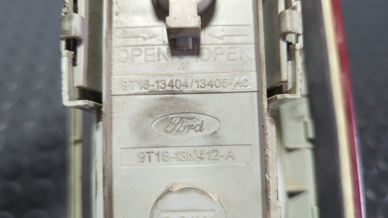 Recambio de PILOTO TRASERO IZQUIERDO para FORD TRANSIT CONNECT (TC7) Furgón FT 200S R2PA referencia OEM IAM 9T1613405AC - BLANCO 6