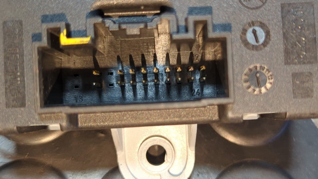 Recambio de CENTRALITA CIERRE para LAND ROVER RANGE ROVER SPORT 306DT referencia OEM IAM  AH2214D617AD - BLANCO 4