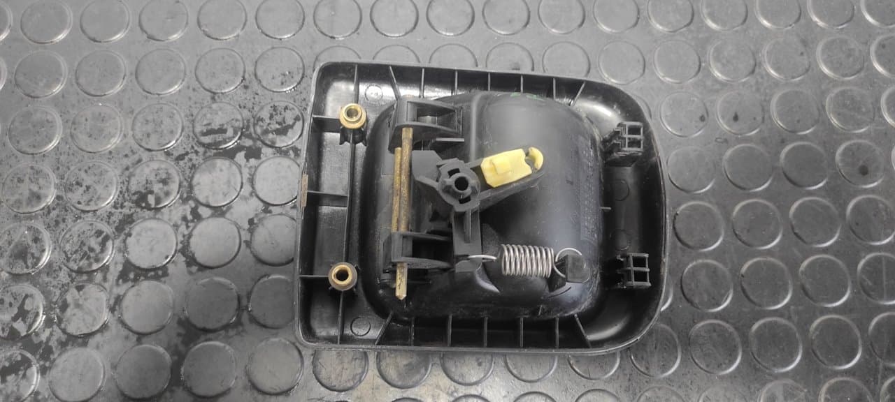 Recambio de MANETA DELANTERA IZQUIERDA para NISSAN INTERSTAR MOD. 04 (X70) 2.5 dCi Diesel CAT G9UA7 referencia OEM IAM 7700352488 - BLANCO 3
