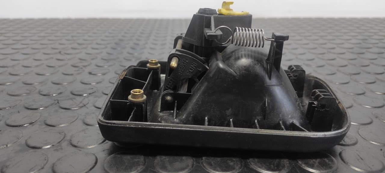 Recambio de MANETA DELANTERA IZQUIERDA para NISSAN INTERSTAR MOD. 04 (X70) 2.5 dCi Diesel CAT G9UA7 referencia OEM IAM 7700352488 - BLANCO 4