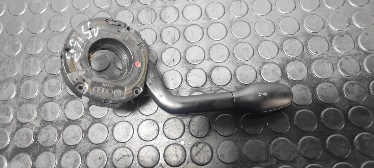 Recambio de MANDO INTERMITENTES para VOLKSWAGEN T4 TRANSPORTER/FURGONETA (MOD. 1991) Caja cerrada ABL referencia OEM IAM  PA66-M40 - BLANCO