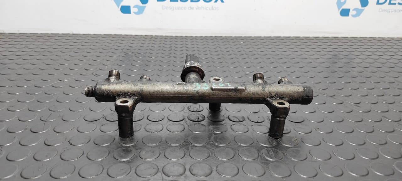 Recambio de RAMPA INYECTORA para FORD KUGA (CBS) Titanium S TXDA - BLANCO 2