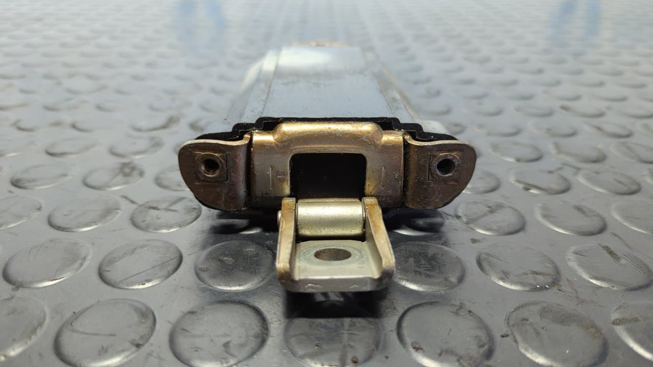 Recambio de RETENEDOR PUERTA IZQUIERDA  para MERCEDES CLASE E (W210) 4