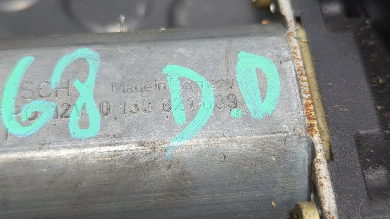 Recambio de ELEVALUNAS DELANTERO DERECHO para MERCEDES-BENZ CLASE C (W202) BERLINA 2.5 20V Turbodiesel CAT 605960 referencia OEM IAM 0130821639 - VERDE 6