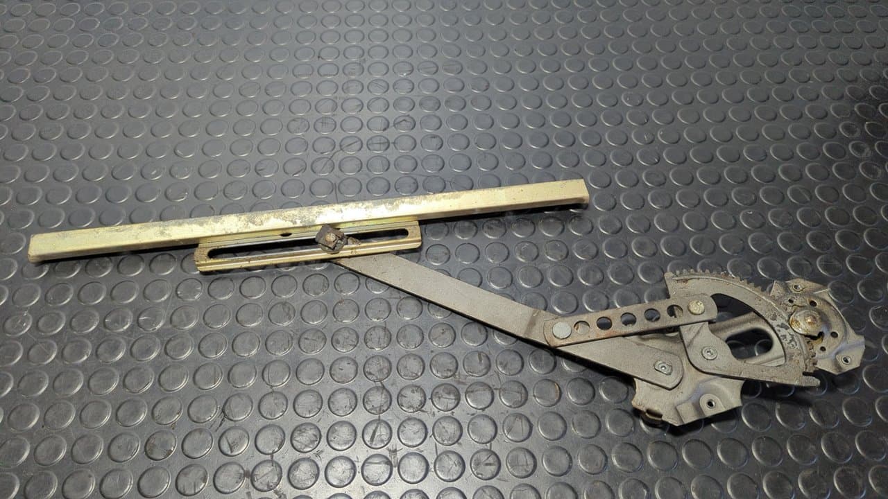 Recambio de ELEVALUNAS DELANTERO DERECHO para MERCEDES-BENZ CLASE E (W123) 2