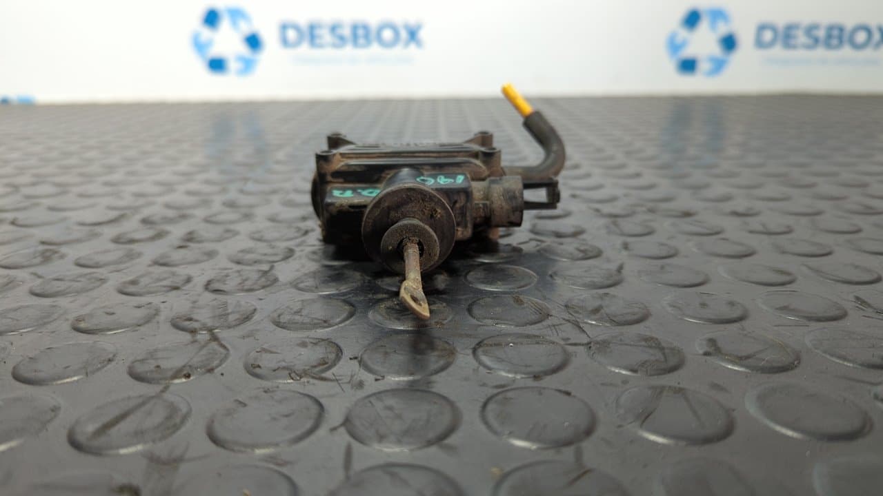 Recambio de MOTOR CIERRE CENTRALIZADO DELANTERO DERECHO para MERCEDES CLASE C (W201) 6