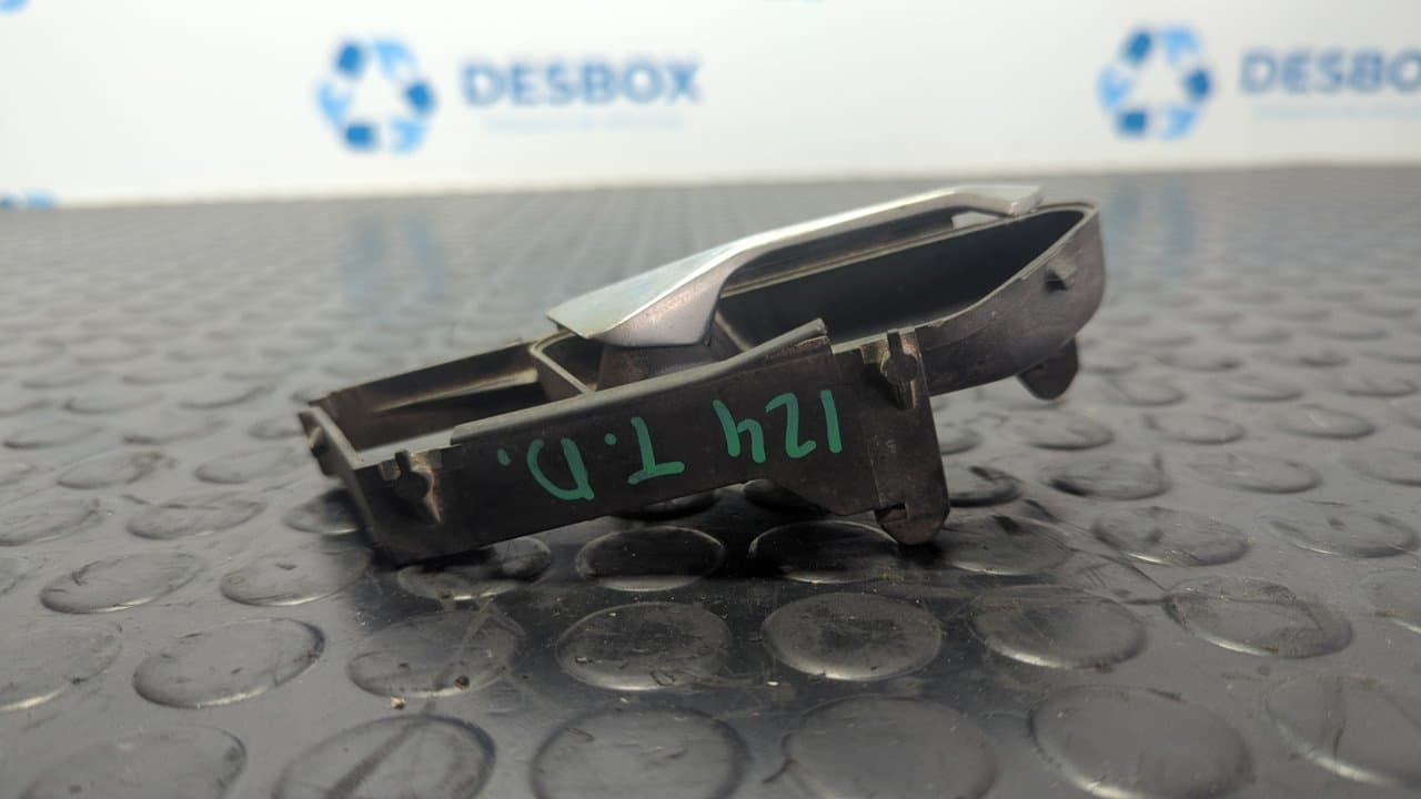 Recambio de MANETA INTERIOR TRASERA DERECHA para MERCEDES-BENZ CLASE E (W124) referencia OEM IAM 1247600261 2