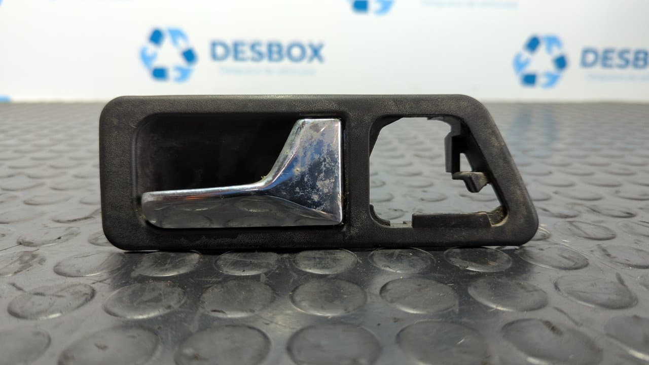 Recambio de MANETA DELANTERA DERECHA para MERCEDES-BENZ CLASE C (W201) referencia OEM IAM 2017660264
