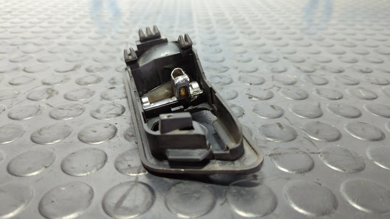 Recambio de MANETA DELANTERA DERECHA para MERCEDES-BENZ CLASE C (W201) referencia OEM IAM 2017660264 3