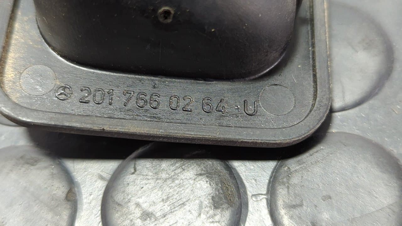 Recambio de MANETA DELANTERA DERECHA para MERCEDES-BENZ CLASE C (W201) referencia OEM IAM 2017660264 4