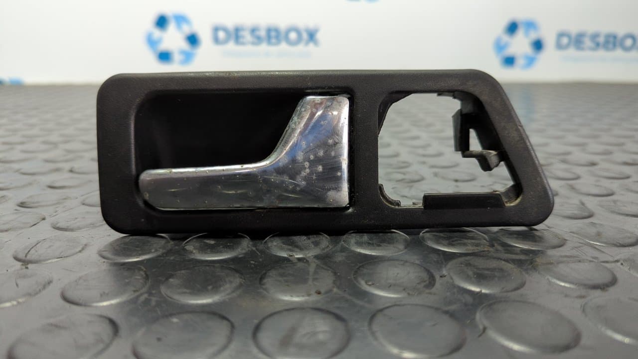 Recambio de MANETA INTERIOR DELANTERA DERECHA para MERCEDES-BENZ CLASE C (W201) referencia OEM IAM 2017660264