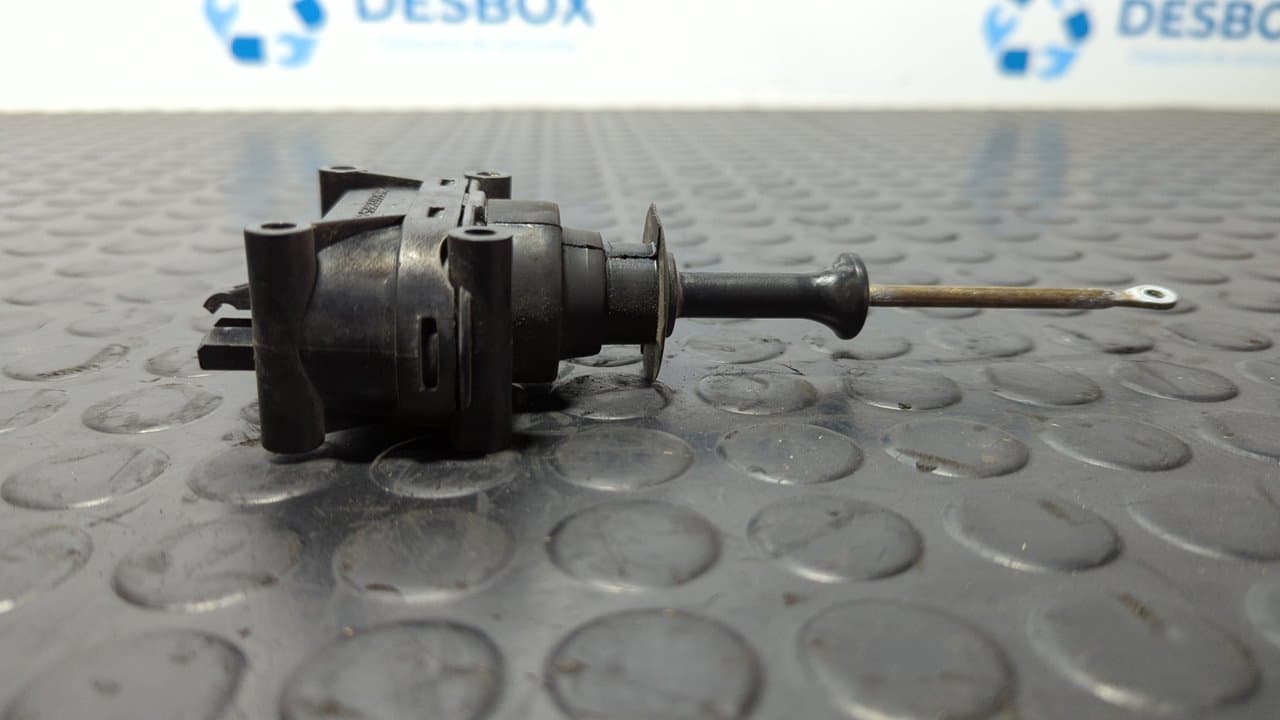 Recambio de MOTOR CIERRE CENTRALIZADO TRASERO IZQUIERDO para MERCEDES-BENZ CLASE C (W201) BERLINA E 190 (201.024) M102962 - BLANCO 5